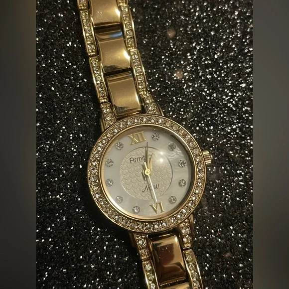 Pearl-Faced Goldtone with Crystal accent Watch Ladies main image 4